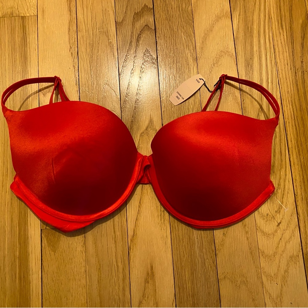 NEW Victoria’s Secret Red VERY Sexy Push Up Bra